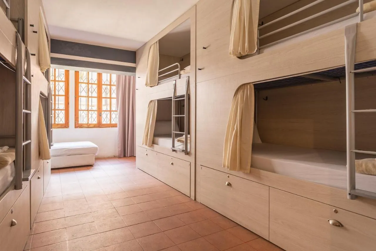 Mambo Tango Hostel Barcelona